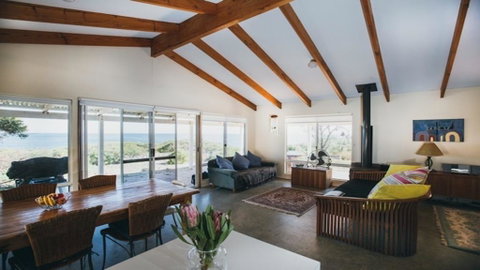 Bay Beach House - Hervey Bay Accommodation 0