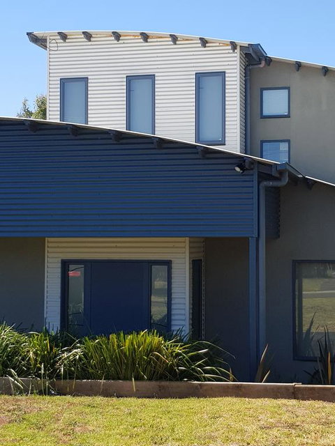 Bay Breeze Holiday Home - Hervey Bay Accommodation 2