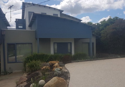 Bay Breeze Holiday Home - Hervey Bay Accommodation 1