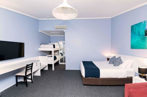 Bay Hotel Motel - Hervey Bay Accommodation 2
