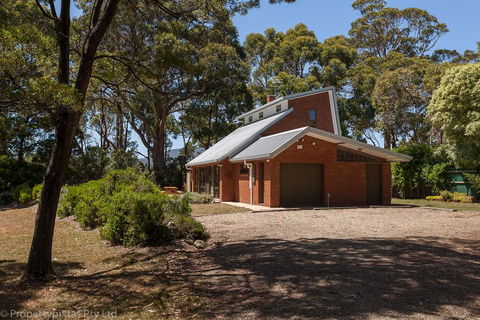 Bay Retreat Port Arthur - Hervey Bay Accommodation 2