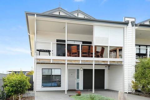 Bayside - Tourism Hervey Bay 1