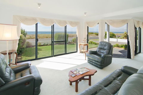 Bayside Beauty - Tourism Hervey Bay 3