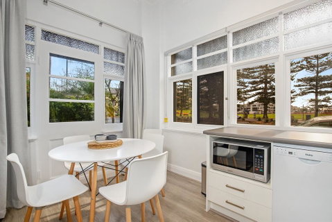 Bayview Apartments - Hervey Bay Accommodation 2