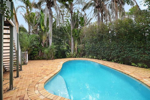 Beach Affair - 10 Callitris Crescent - Hervey Bay Accommodation 0