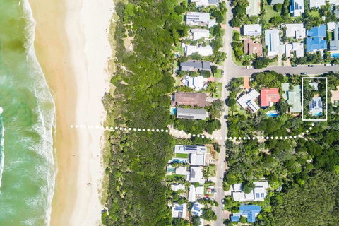 Beach Chalet - Hervey Bay Accommodation 2