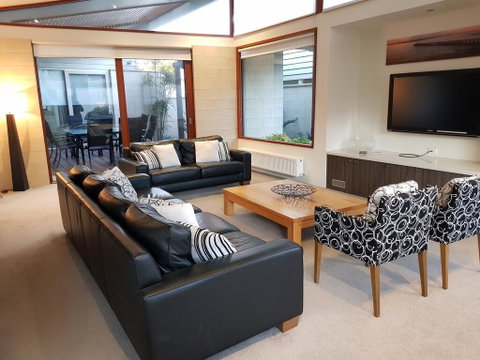 Beach Haven - Hervey Bay Accommodation 0