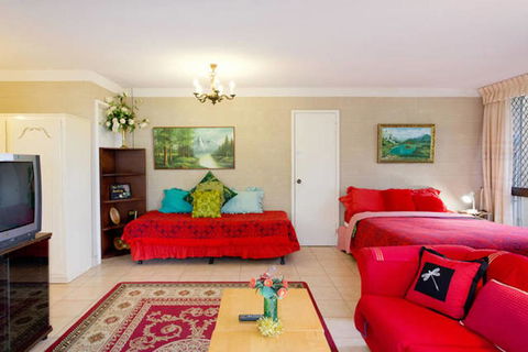 Beach Haven Studio - Hervey Bay Accommodation 3