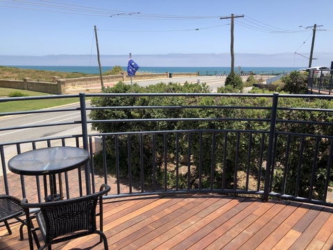 Beach House @ 112 - Tourism Hervey Bay 0