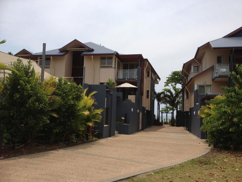 Beach House Apartment 1 - Hervey Bay Accommodation 0