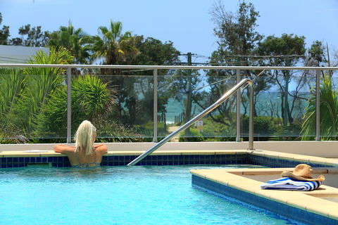 Beach On Sixth - Tourism Hervey Bay 3