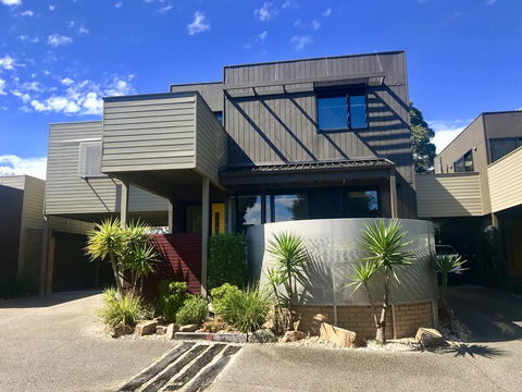 Beach Retreat Townhouse - Tourism Hervey Bay 0