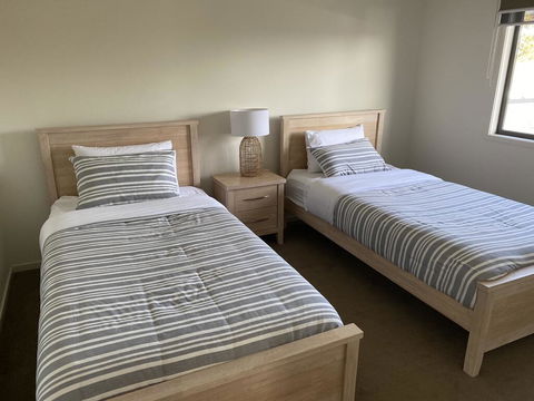 Beach Retreat Townhouse - Tourism Hervey Bay 2