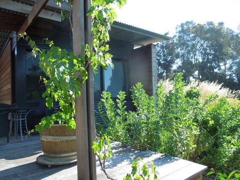 Beach Side Garden Apartment - Hervey Bay Accommodation 0