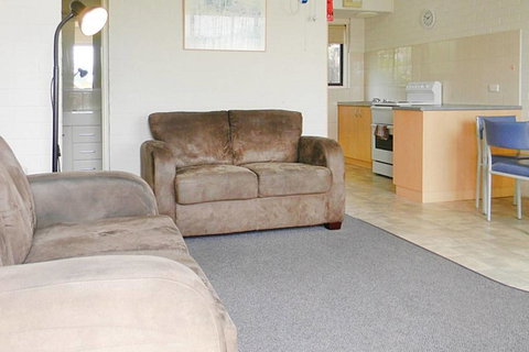 BEACHCOMBER1 - Hervey Bay Accommodation 1