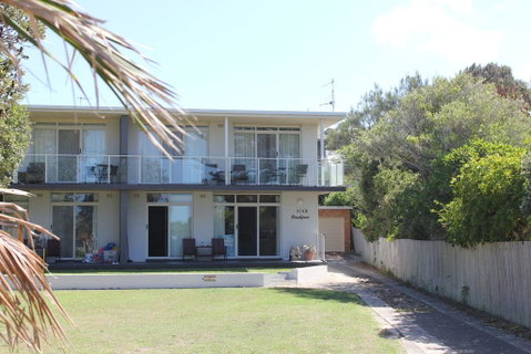 BEACHFRONT 3- 3/12 Bundella Ave LC - Hervey Bay Accommodation 3
