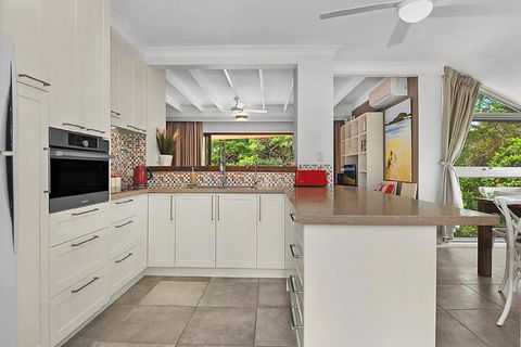 Beachfront 7 Penthouse - Sawtell, NSW - Tourism Hervey Bay 3
