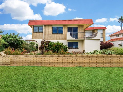 Beachfront Apt With Private Pool - Hervey Bay Accommodation 0