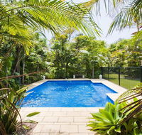 Beachfront Pool House - Absolute beachfront - Hervey Bay Accommodation