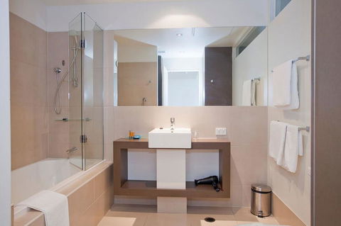 Beachfront Resort Torquay, Australia - Hervey Bay Accommodation 2