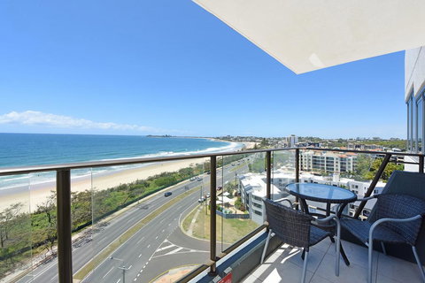 Beachfront Towers - Hervey Bay Accommodation 1