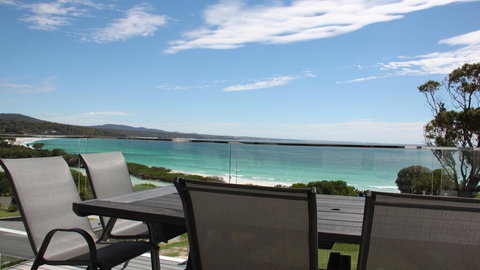 BEACHHOUSE BINALONG Luxury Waterfront Holiday House At Bay Of Fires - Hervey Bay Accommodation 0