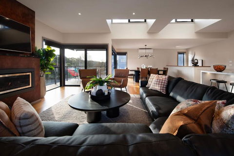 Retreat Lake Daylesford - Free Wifi - Tourism Hervey Bay 2