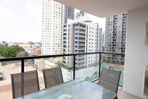 Republic Apartment - Hervey Bay Accommodation 3