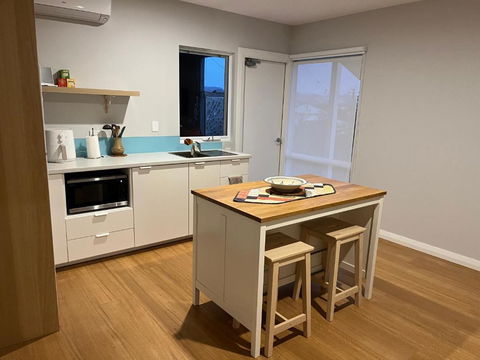 River Studio - Idyllic Location - Hervey Bay Accommodation 2