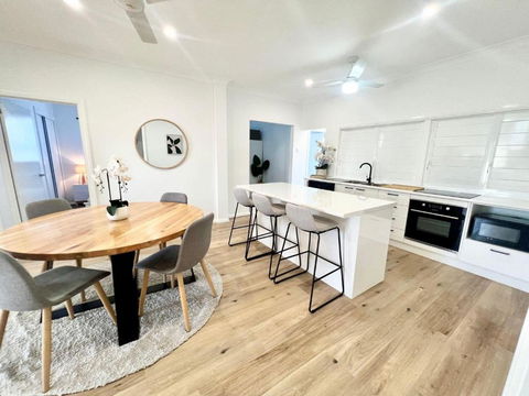 Renovated Queenslander - Upstairs 2km To Stadium - Tourism Hervey Bay 0
