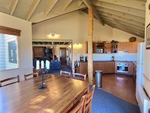 Red Robin - Hervey Bay Accommodation 3