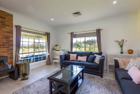 Redims Hill Cottage - Hervey Bay Accommodation 1
