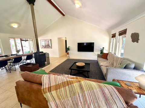 Redtail House - Carlotta - Tourism Hervey Bay 0