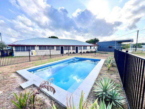 Reef Shack Beach Vibes Stroll To The Beach - Hervey Bay Accommodation 1