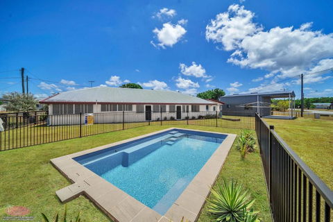 Reef Shack Beach Vibes Stroll To The Beach - Hervey Bay Accommodation 0