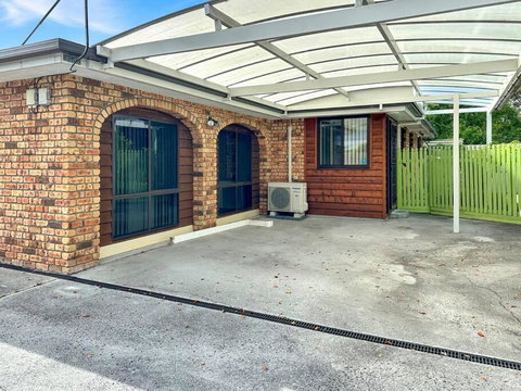 Reel Close! Walk To Everything. Sleeps 6 - Tourism Hervey Bay 0