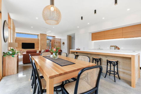 REFRESH At Lonnie - Hervey Bay Accommodation 1