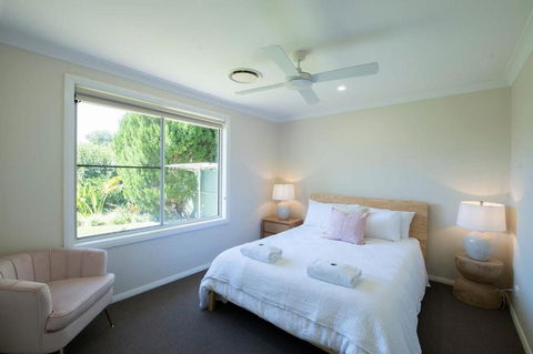 Regand Retreat - Luxurious Family Home, Pool - Hervey Bay Accommodation 1