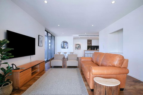 Regatta Hideaway - A Breezy Balcony Residence - Hervey Bay Accommodation 3