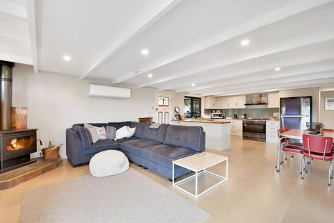 Relax At Goughs Bay - Hervey Bay Accommodation 2