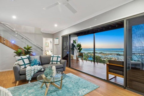 Relax & Daydream At 2 Elementa - Hervey Bay Accommodation 1