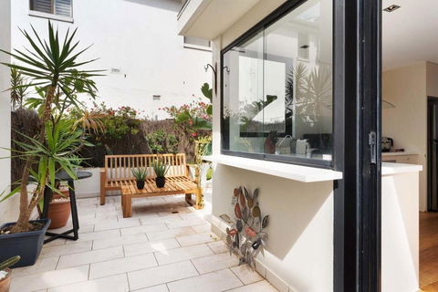 Relaxed Beachside Townhouse - Hervey Bay Accommodation 3