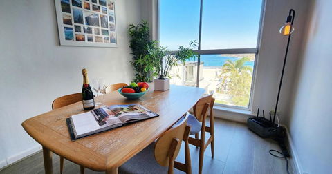 Relaxed Coastal Living With Fantastic Sea Views - Hervey Bay Accommodation 0