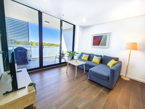 Relaxing 1BR W Pools & SPA, Gym In Olympic Park - Hervey Bay Accommodation 1