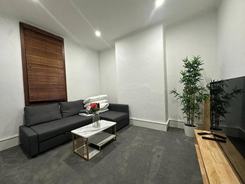 Remarkable 2 Bedroom House At The Centre Of Darlinghurst - Hervey Bay Accommodation 0