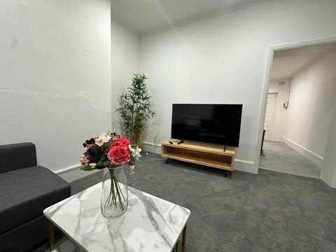 Remarkable 2 Bedroom House At The Centre Of Darlinghurst - Hervey Bay Accommodation 1