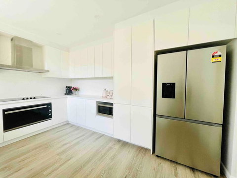 Renovated Charming & Cozy House (Walk To Station) - Tourism Hervey Bay 2