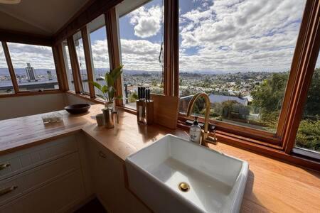 Renovated Cottage Near Cataract Gorge Launceston - Hervey Bay Accommodation 2