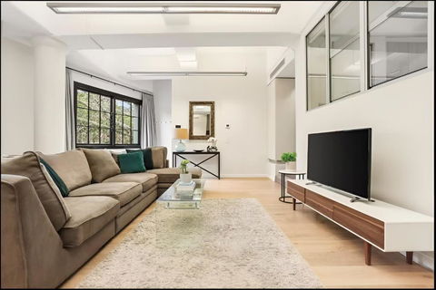 Renovated Warehouse Conversion In Heart Of Sydney - Hervey Bay Accommodation 1