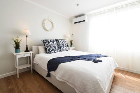 Resort-style Coastal Living With Balcony & Pool - Tourism Hervey Bay 1